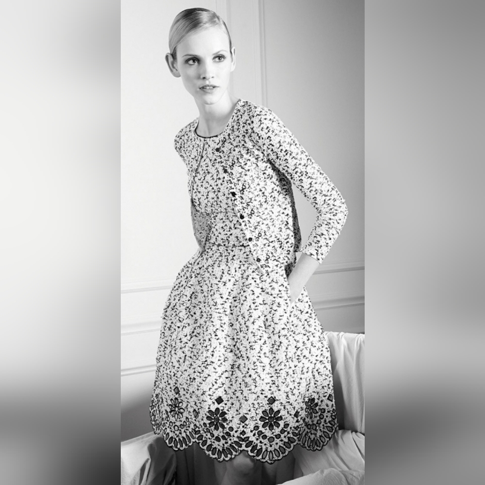 $5,590 S15 NEW OSCAR DE LA RENTA WHT BLK CARDIGAN AND TWEED EYELET DRESS SET 6